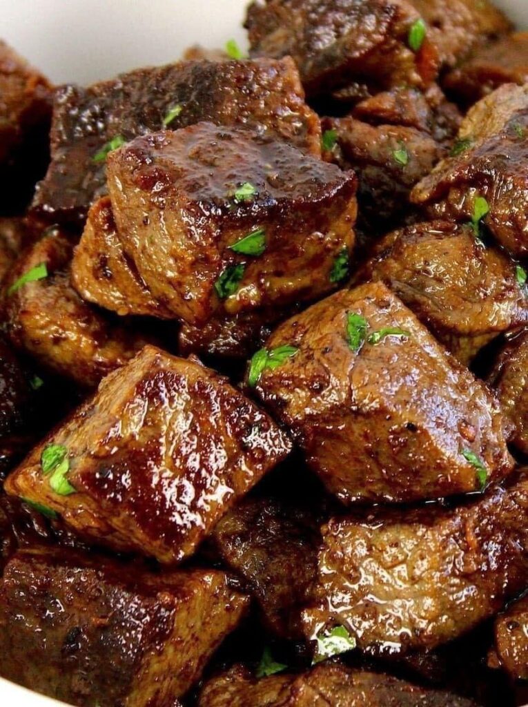 TENDER AND JUICY GARLIC BUTTER STEAK BITES