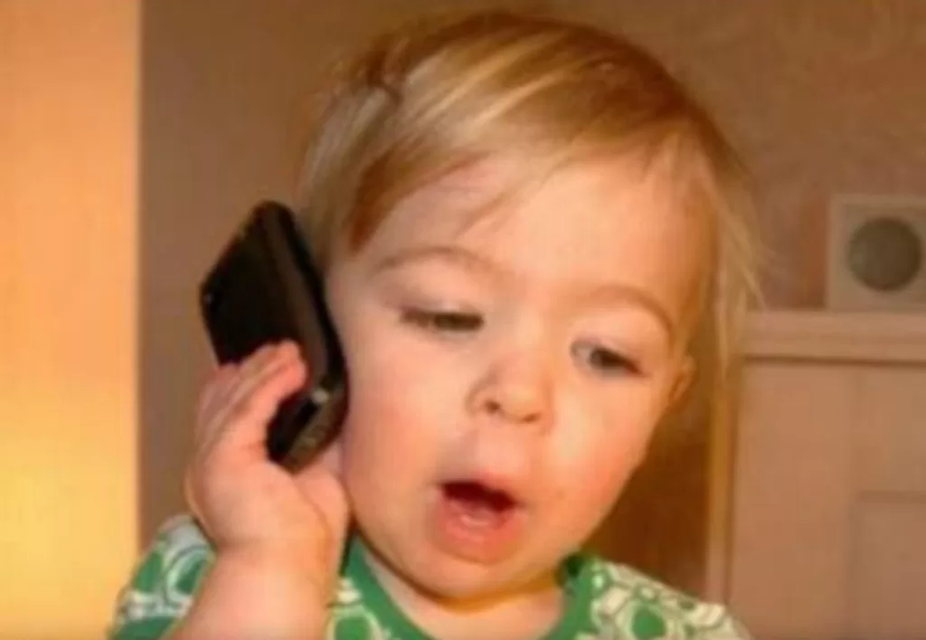 Child dials 911 seeking assistance from police officer after his mom’s clever instruction