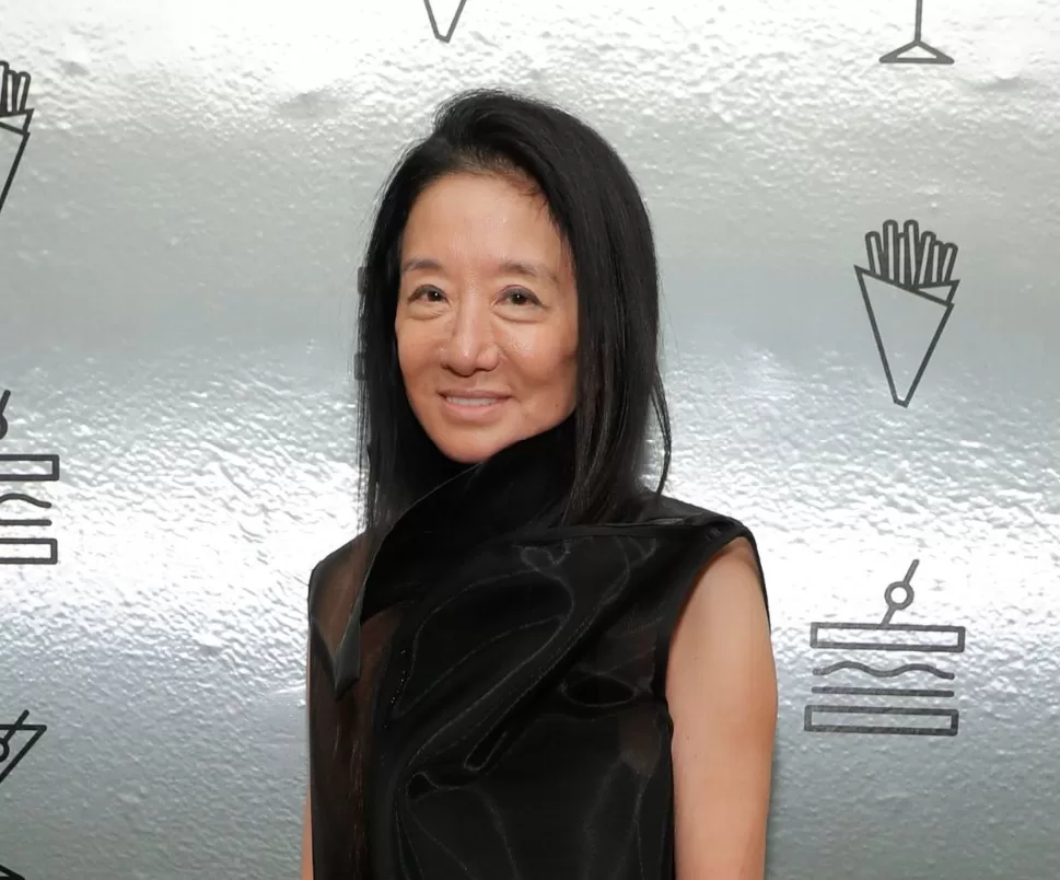 At 74, Vera Wang stuns fans in revealing dress for popular event – “You are aging backward”