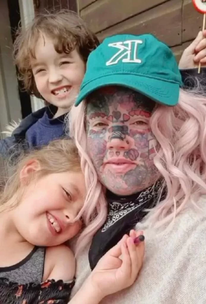 Mom With Over 800 Tattoos Called A Freak – Struggles To Secure Job As Businesses Won’t Hire Her