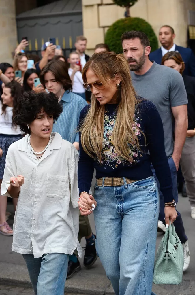 JENNIFER LOPEZ ANNOUNCES HER CHILD, 16, IS NON-BINARY DURING PERFORMANCE